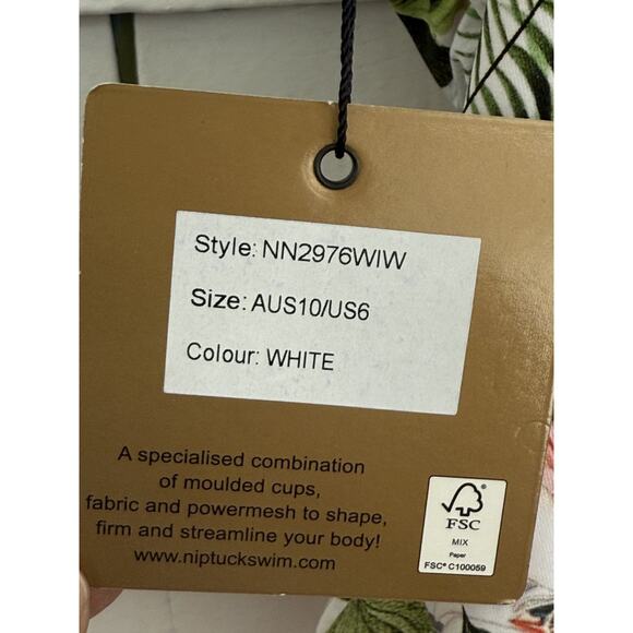 Nip Tuck Swim Women's Sz 6 One Piece Swimsuit Multifit Cup Tropical Floral Print - Picture 8 of 11